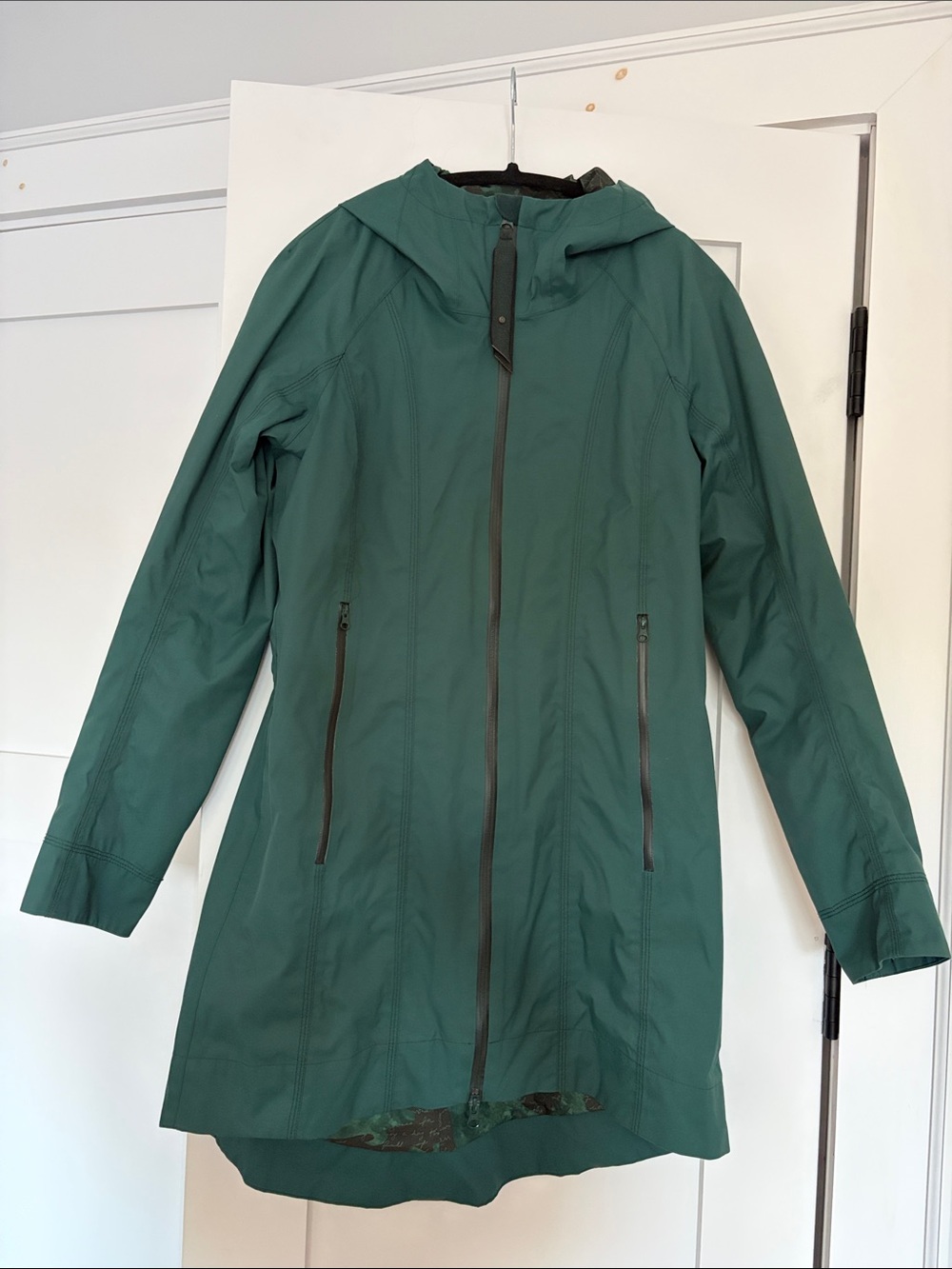 Lululemon Athletica Dark Green 100% Waterproof Hooded Long Rain Coat